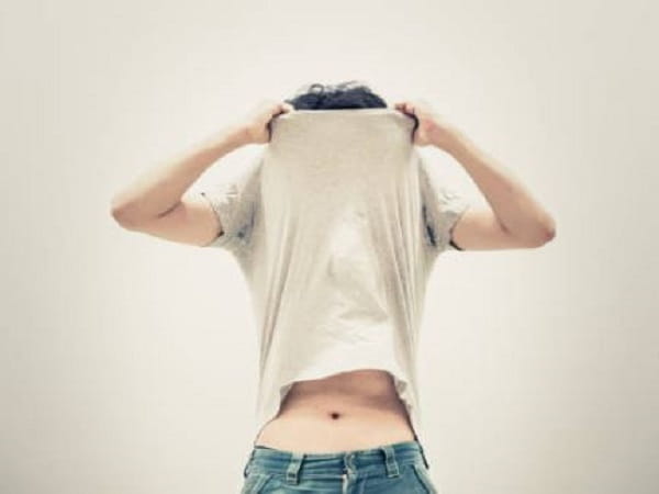 Năm mơ thấy cởi áo đánh con gì?